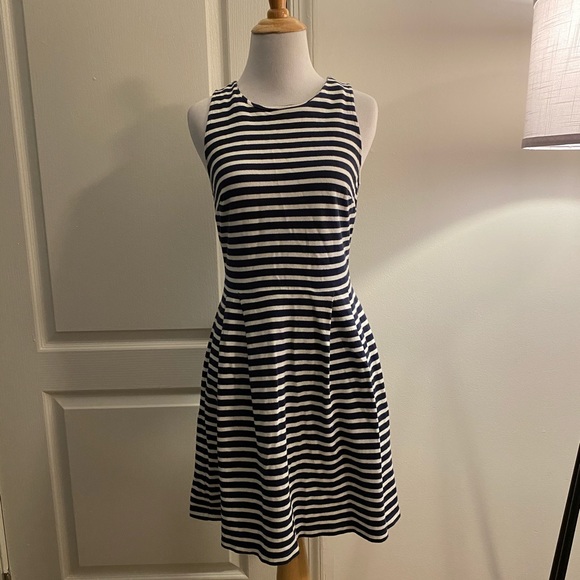 Loft Dress - Picture 1 of 3